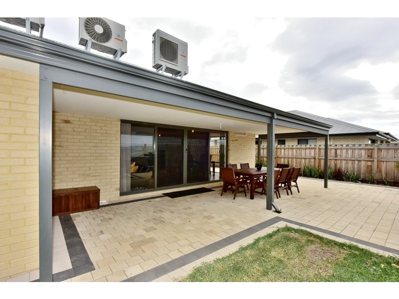 21 Tully Parade, Ellenbrook WA 6069