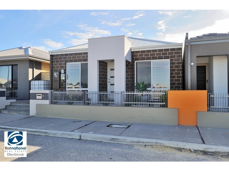 7 Kersley Ave, Ellenbrook WA 6069