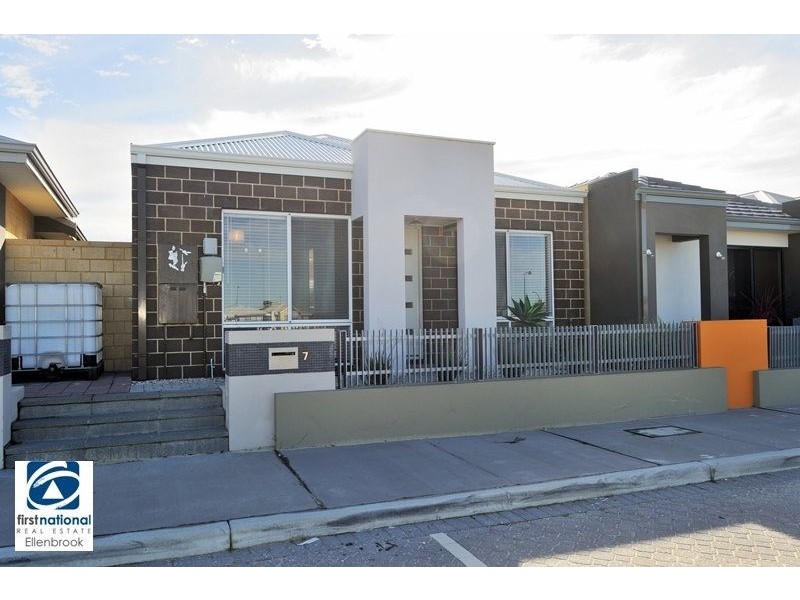 7 Kersley Ave, Ellenbrook WA 6069