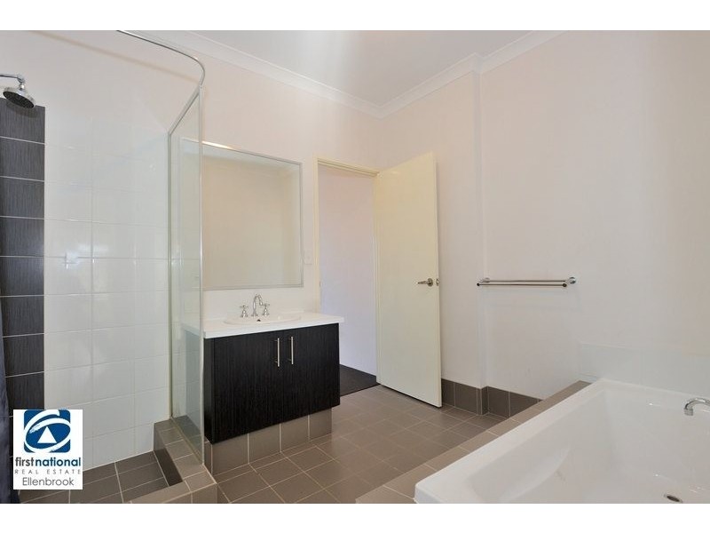 7 Kersley Ave, Ellenbrook WA 6069
