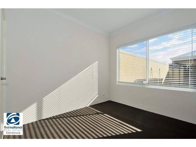 7 Kersley Ave, Ellenbrook WA 6069