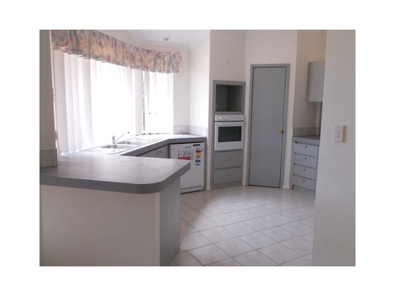 4 Maplewood Green, Ellenbrook WA 6069