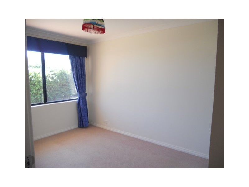 4 Maplewood Green, Ellenbrook WA 6069