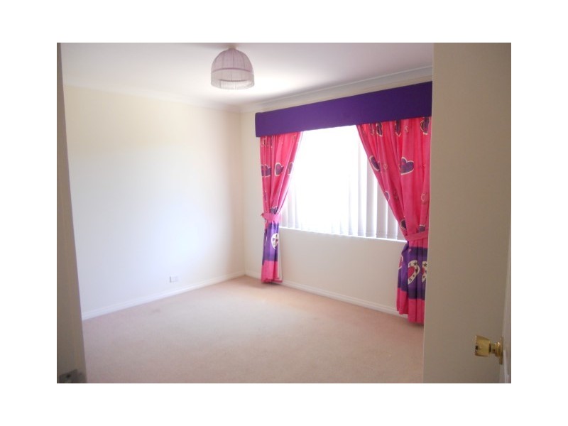 4 Maplewood Green, Ellenbrook WA 6069