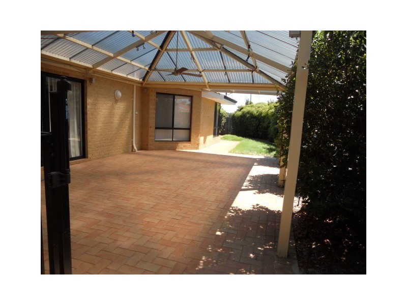 4 Maplewood Green, Ellenbrook WA 6069