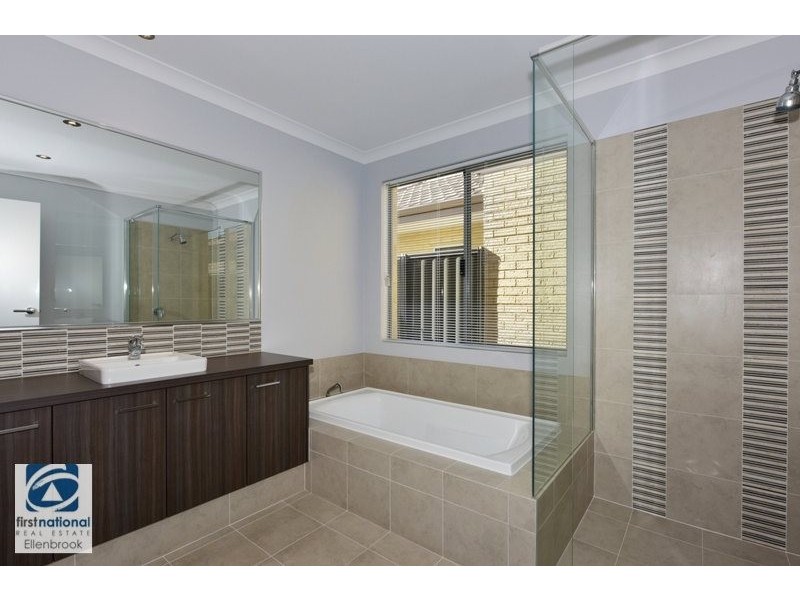 12 Virago Street, Aveley WA 6069