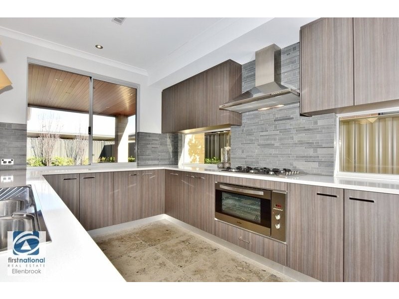 12 Virago Street, Aveley WA 6069
