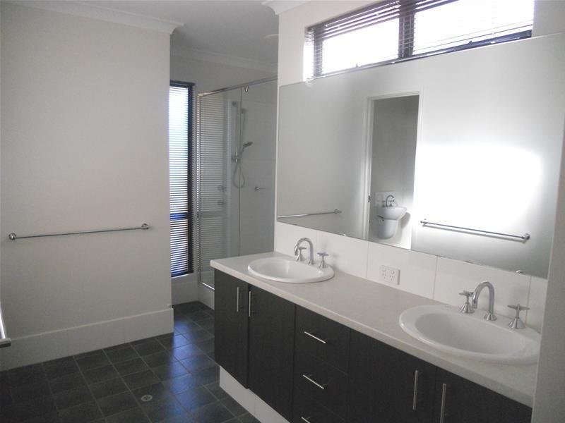 11 Solway Brace, Ellenbrook WA 6069