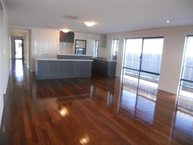 11 Solway Brace, Ellenbrook WA 6069