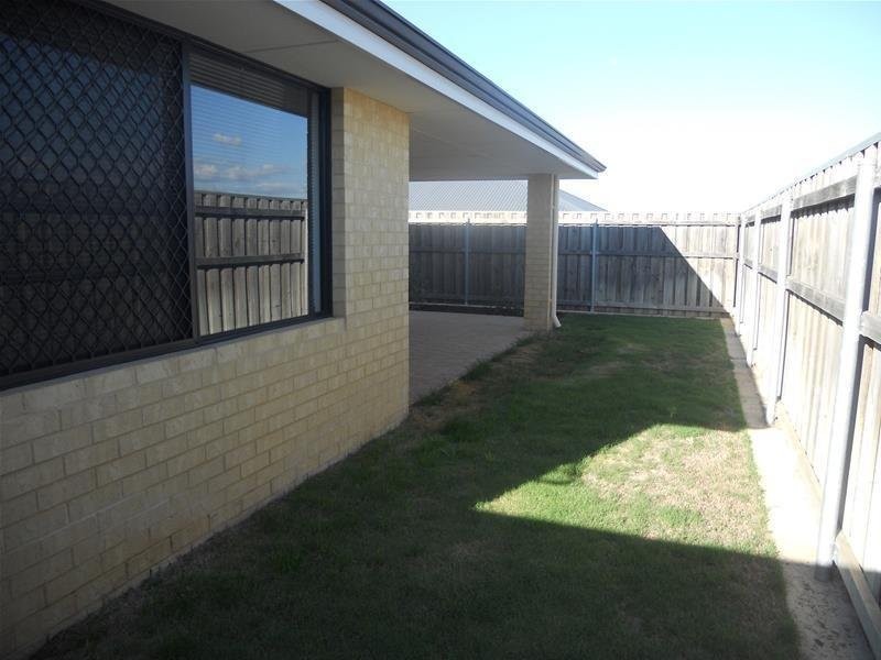 11 Solway Brace, Ellenbrook WA 6069