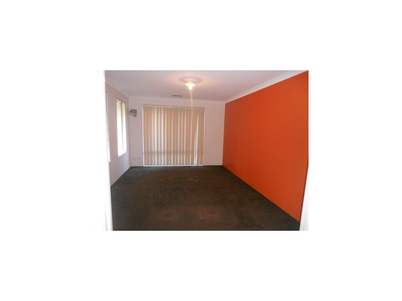 16 Halpin Circle, Ellenbrook WA 6069