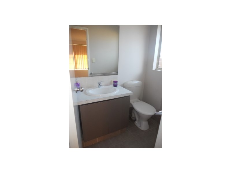 16 Halpin Circle, Ellenbrook WA 6069