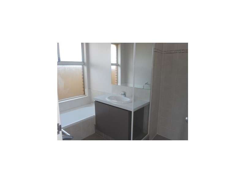 16 Halpin Circle, Ellenbrook WA 6069