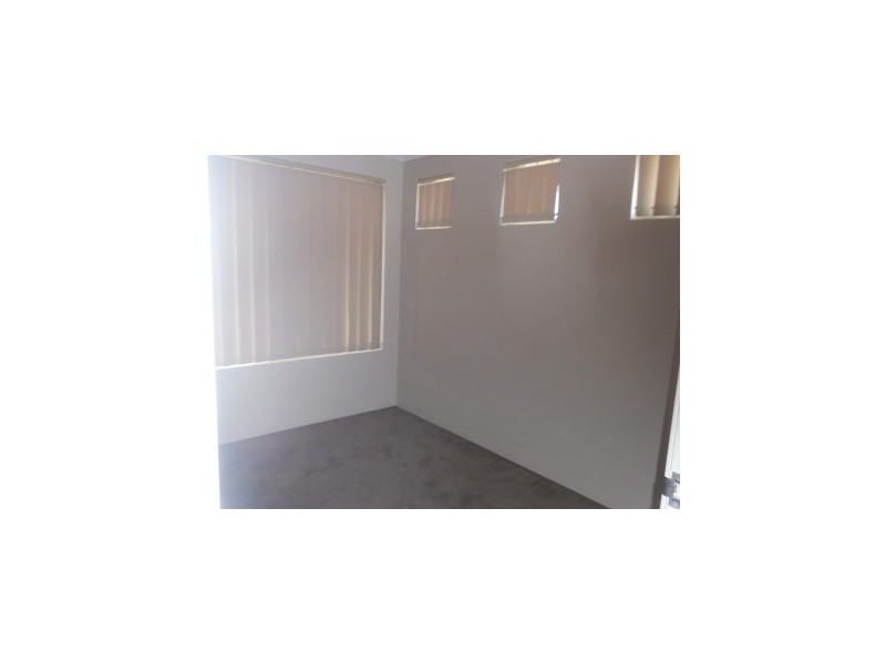 16 Halpin Circle, Ellenbrook WA 6069