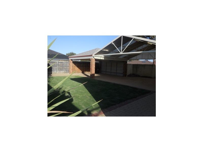 16 Halpin Circle, Ellenbrook WA 6069