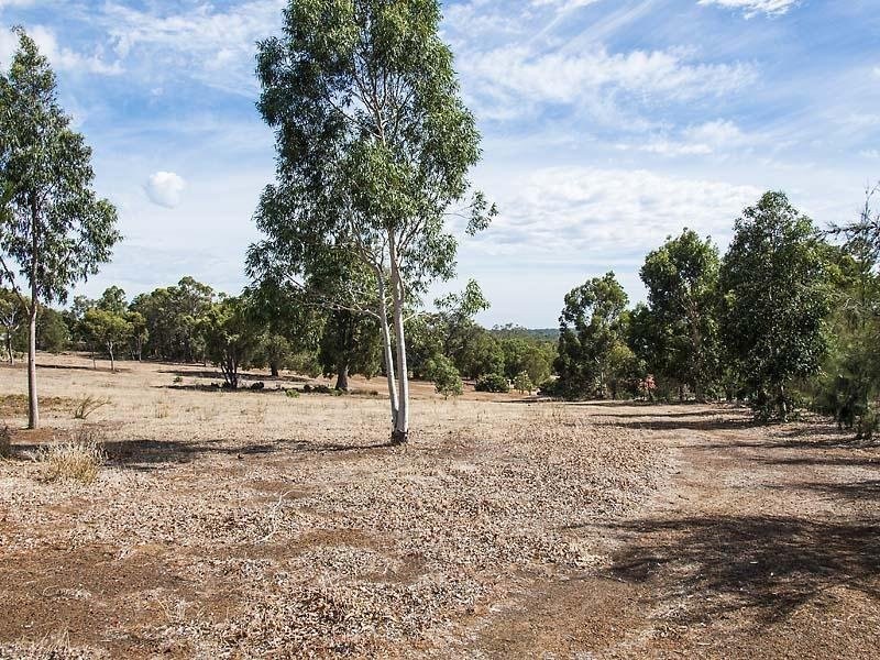 21 Basuto Rise, Brigadoon WA 6069