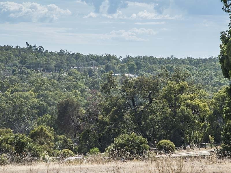 21 Basuto Rise, Brigadoon WA 6069