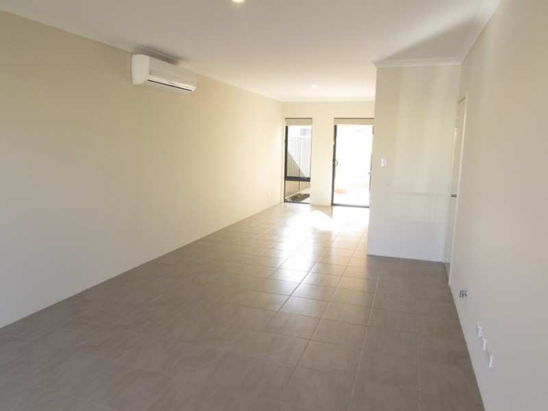 1/293 Landsdale Road, Landsdale WA 6065