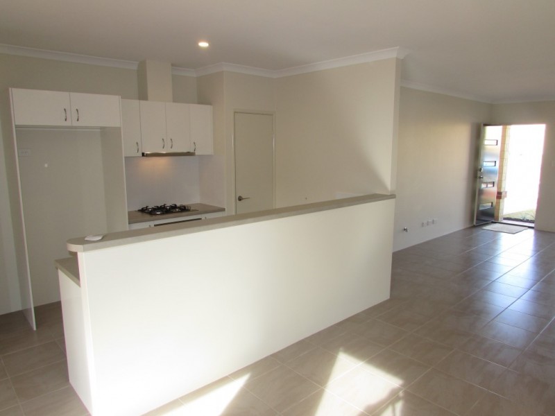 1/293 Landsdale Road, Landsdale WA 6065