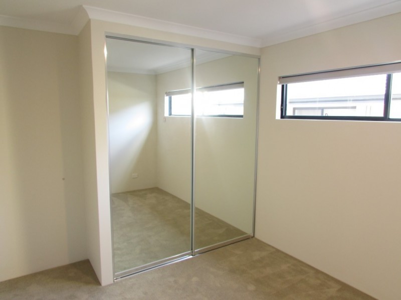 1/293 Landsdale Road, Landsdale WA 6065