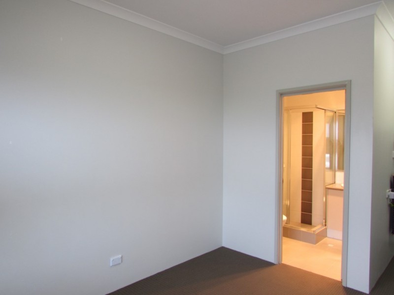 15 Hollyford Parade, Butler WA 6036