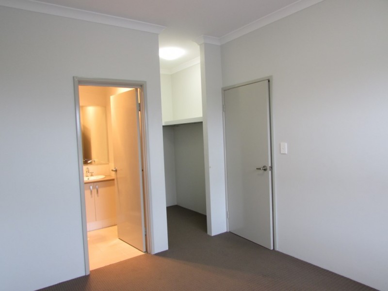 15 Hollyford Parade, Butler WA 6036