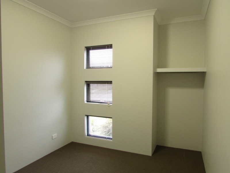 15 Hollyford Parade, Butler WA 6036