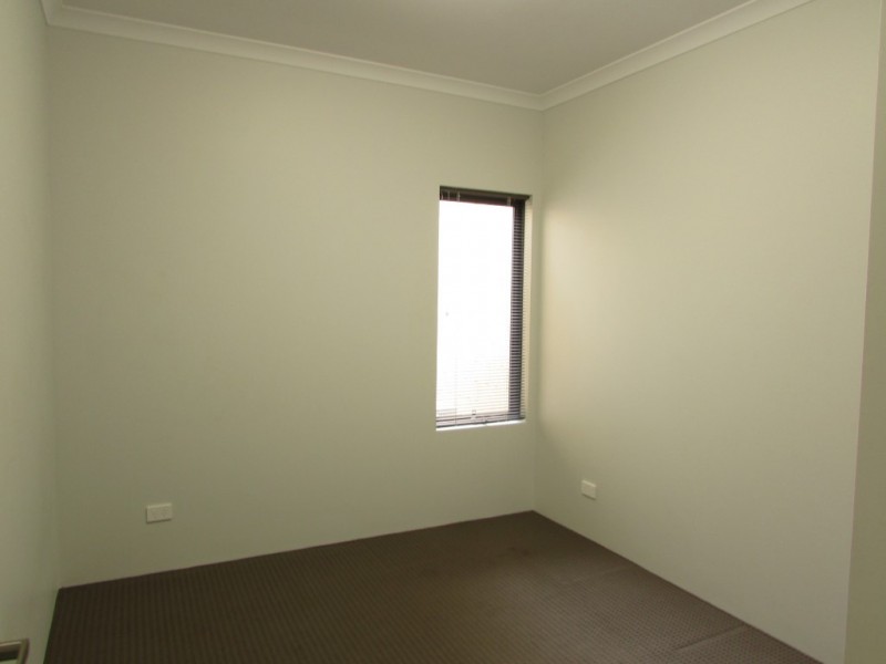 15 Hollyford Parade, Butler WA 6036