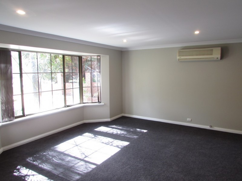 8 Busycon Place, Heathridge WA 6027