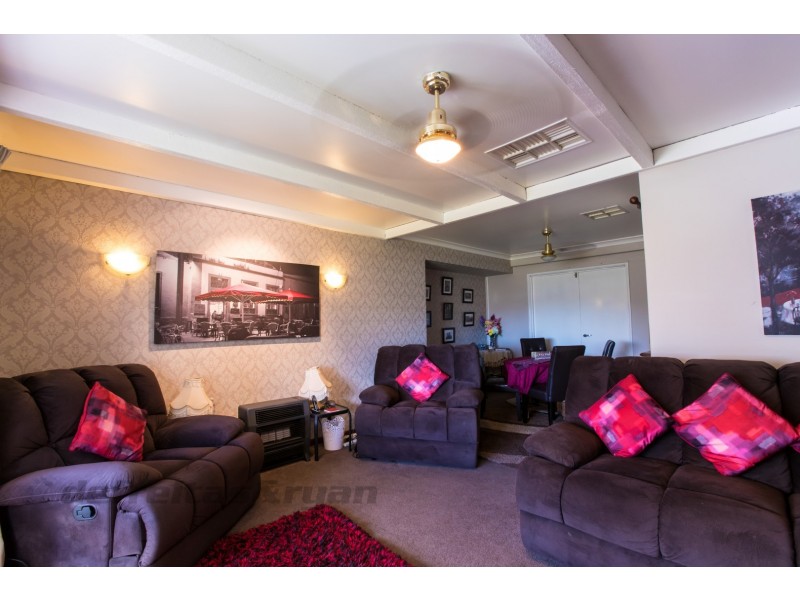 42 Paltara Way, Wanneroo WA 6065