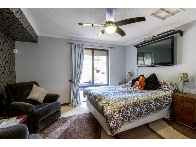 42 Paltara Way, Wanneroo WA 6065