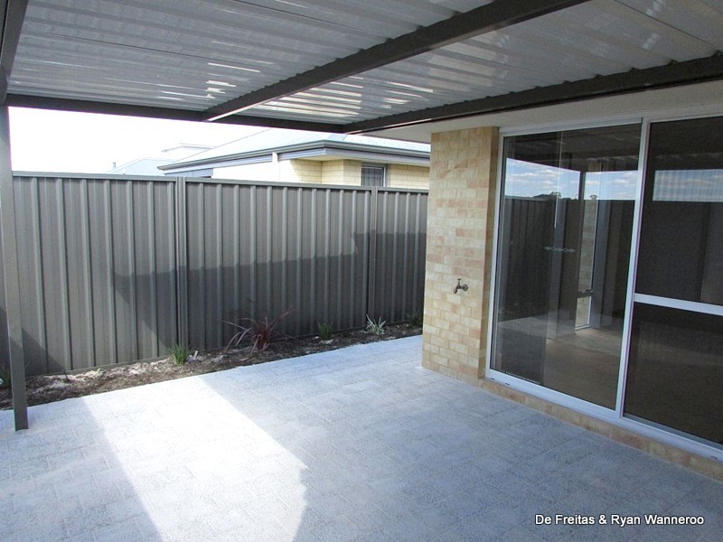 4 Rive Way, Caversham WA 6055