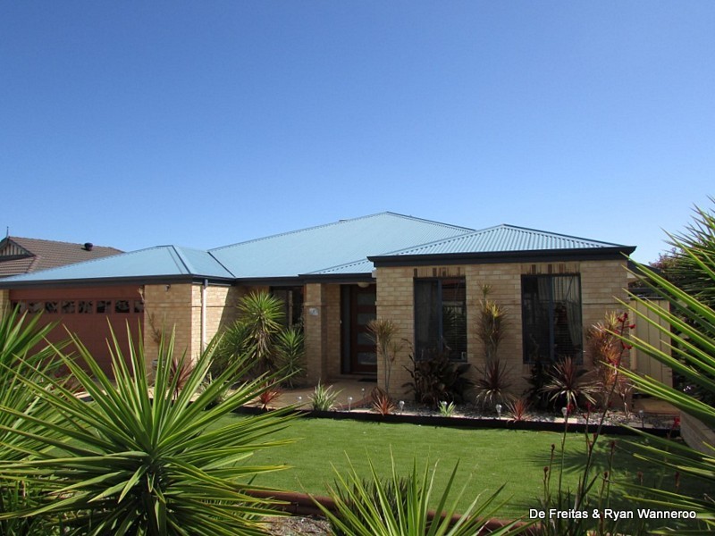 4 Holroyd Link, Wanneroo WA 6065