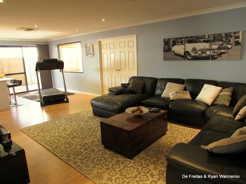 4 Holroyd Link, Wanneroo WA 6065