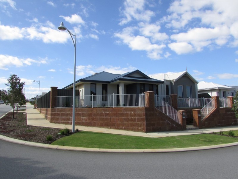 39 Cuddlepie Turn, Banksia Grove WA 6031