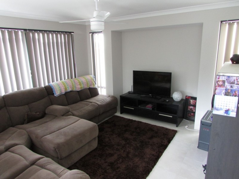 39 Cuddlepie Turn, Banksia Grove WA 6031