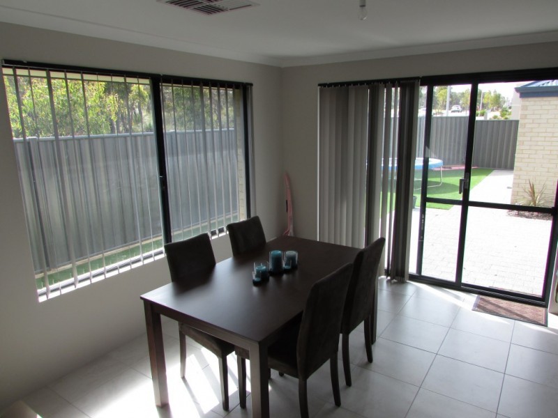 39 Cuddlepie Turn, Banksia Grove WA 6031