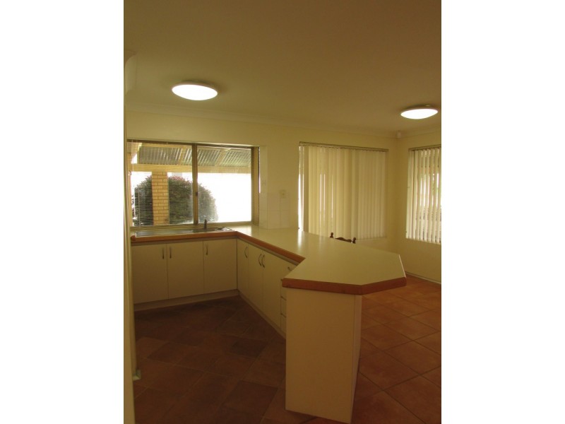 29 Jefferson Drive, Marangaroo WA 6064