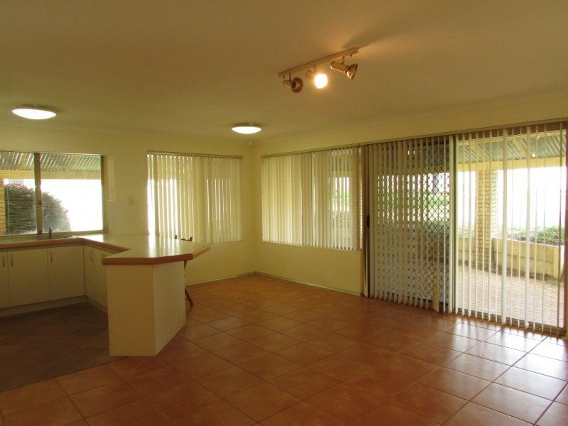 29 Jefferson Drive, Marangaroo WA 6064