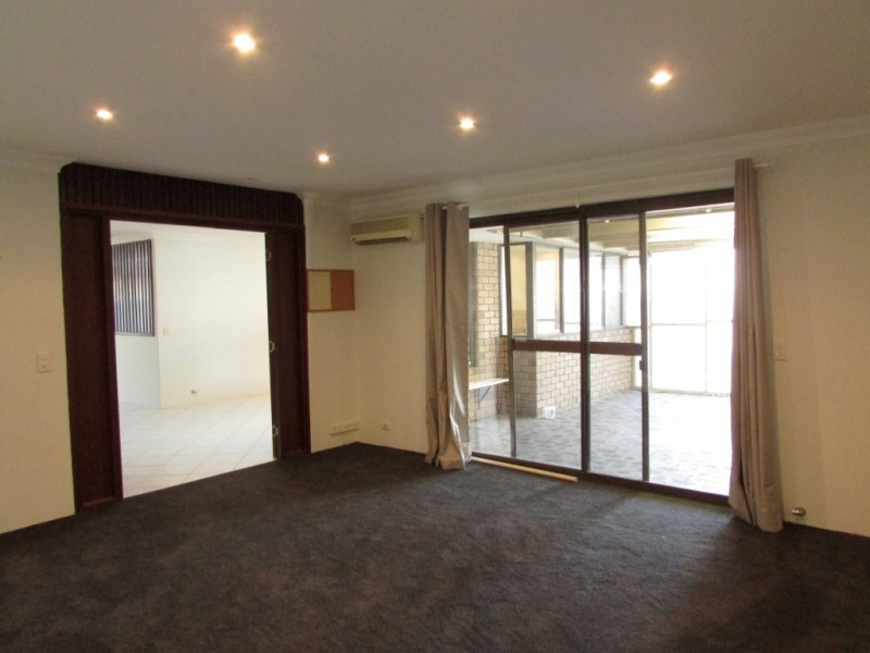 63 Scaphella Avenue, Mullaloo WA 6027