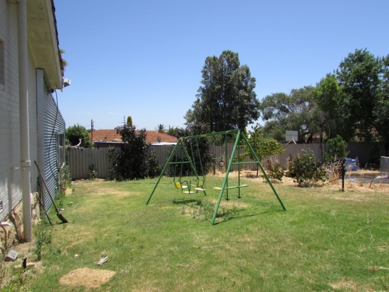 15 Gummow Way, Girrawheen WA 6064