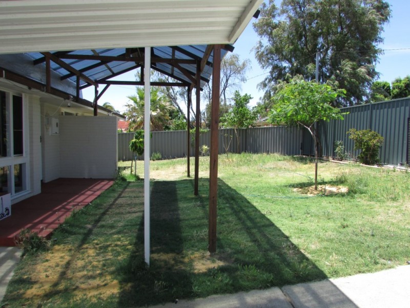 15 Gummow Way, Girrawheen WA 6064