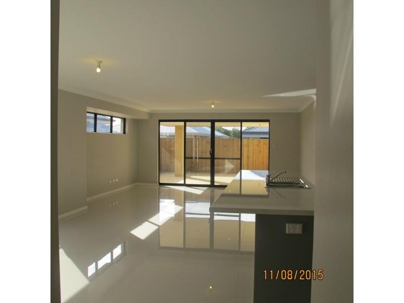 6 Garrison Road, Ellenbrook WA 6069