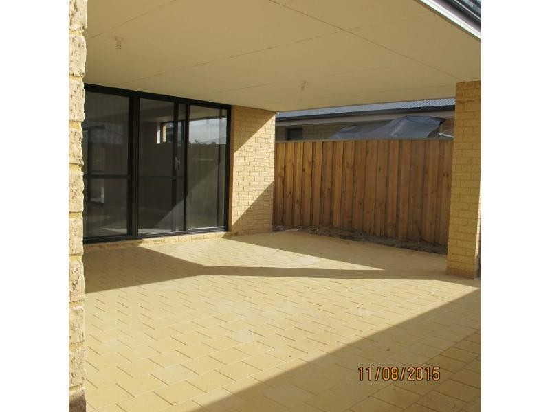 6 Garrison Road, Ellenbrook WA 6069