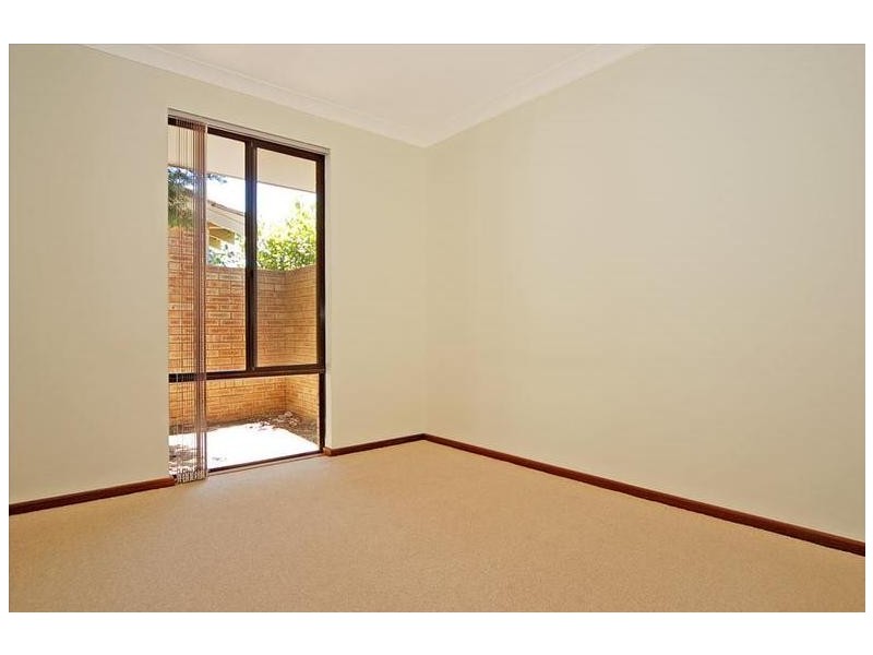 8/13 Bray Place, Beechboro WA 6063