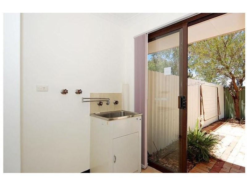 8/13 Bray Place, Beechboro WA 6063