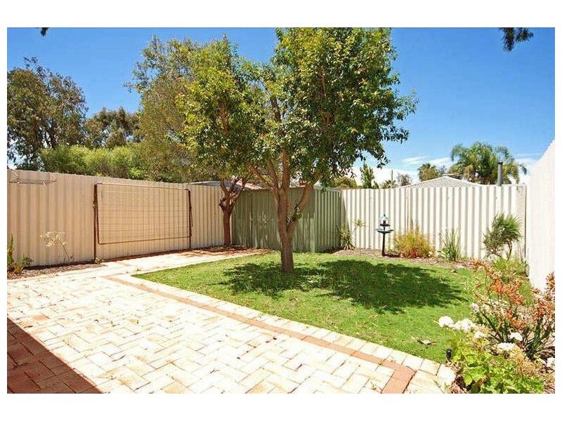 8/13 Bray Place, Beechboro WA 6063