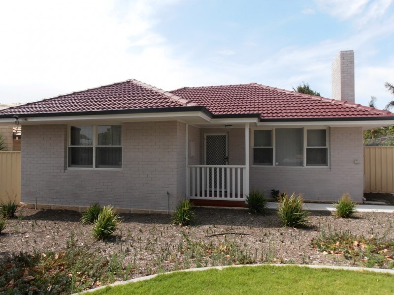 5 Halland Way, Westminster WA 6061