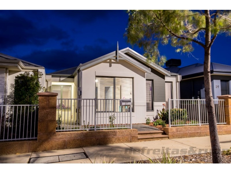 37 Sawtooth Bend, Banksia Grove WA 6031