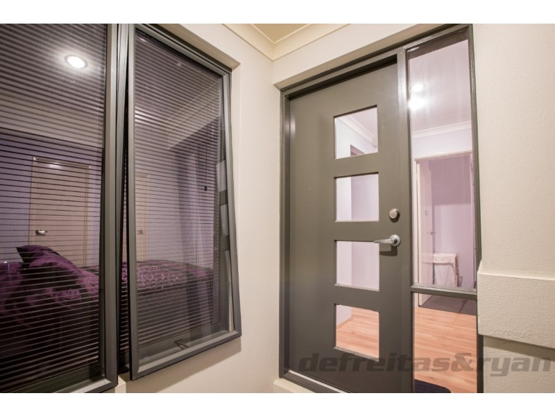 37 Sawtooth Bend, Banksia Grove WA 6031